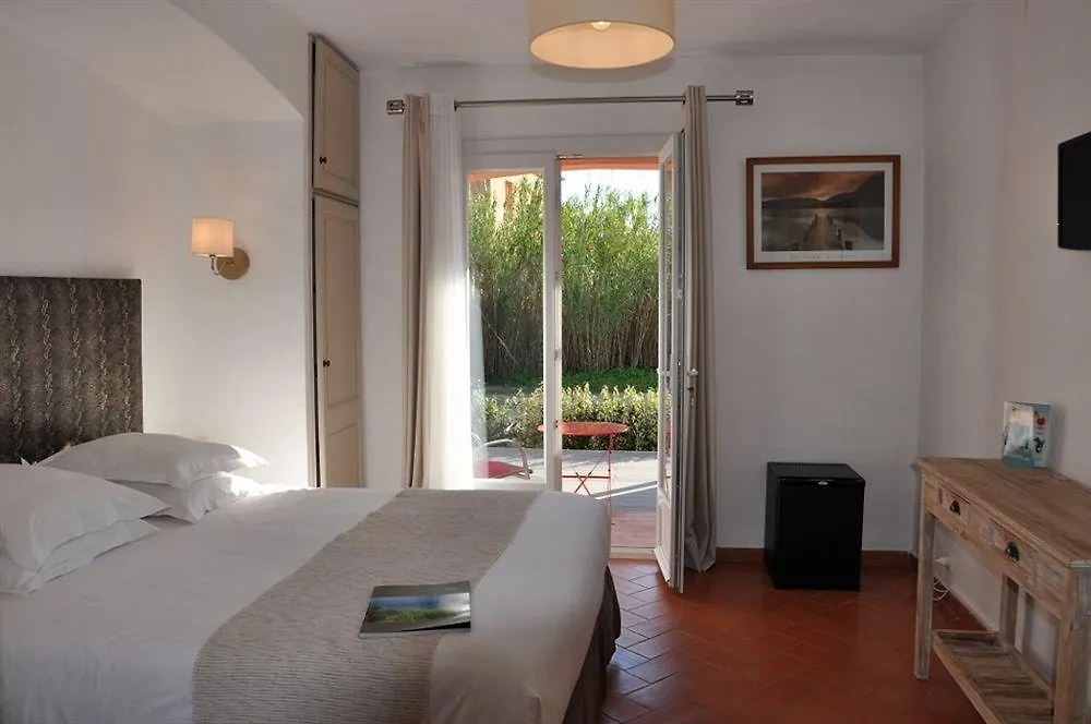 Hotel De La Vierge Noire Sainte-Maxime 3*,